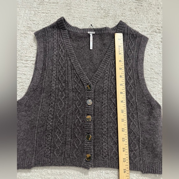 NWOT Free People Beatrice Cashmere Button Up Sleeveless Top - Picture 3 of 7